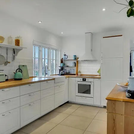 Nice In With Wifi And 2 Bedrooms Vakantiehuis Slagelse